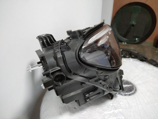 bontott MERCEDES-BENZ GLC Jobb Fényszóró