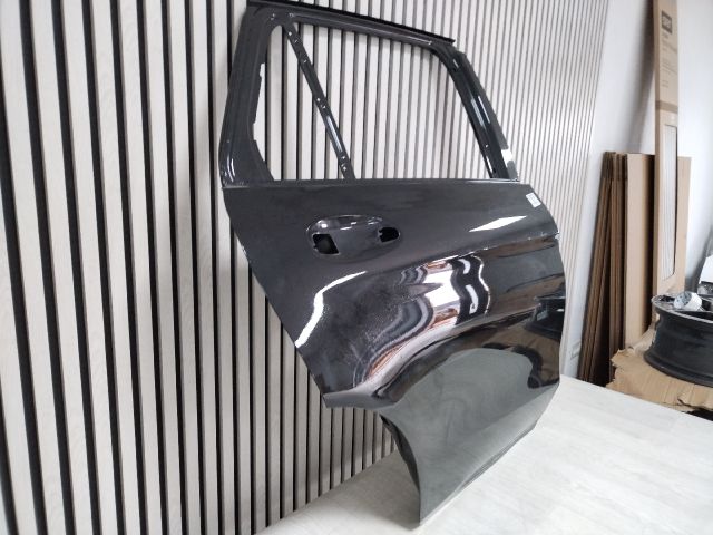 bontott MERCEDES-BENZ GLC Jobb hátsó Ajtó (Üres lemez)