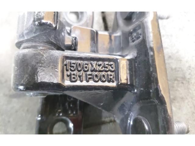 bontott MERCEDES-BENZ GLC Jobb hátsó Alsó Zsanér