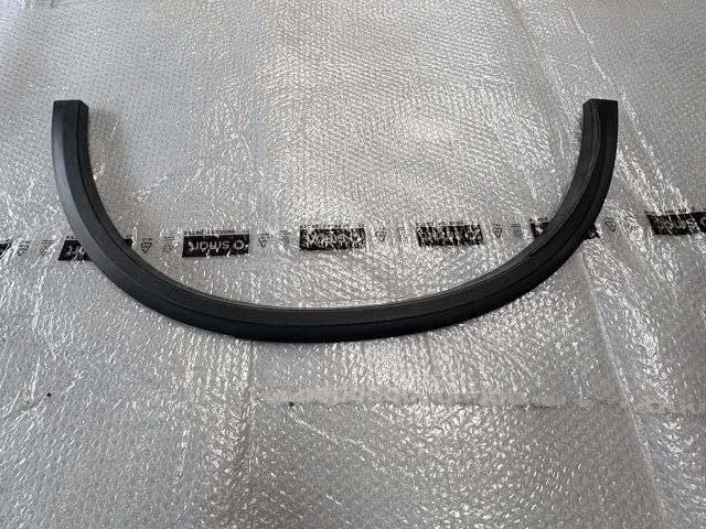 bontott MERCEDES-BENZ GLC Jobb hátsó Sárvédő Díszléc