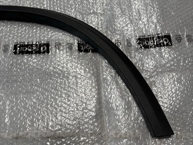 bontott MERCEDES-BENZ GLC Jobb hátsó Sárvédő Díszléc