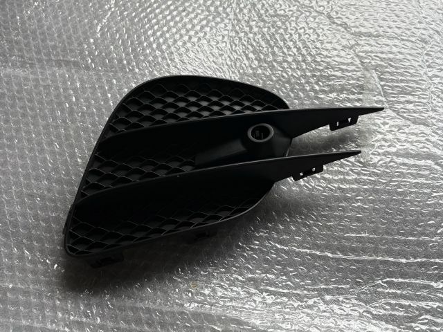 bontott MERCEDES-BENZ GLC Jobb Ködlámpa Rács