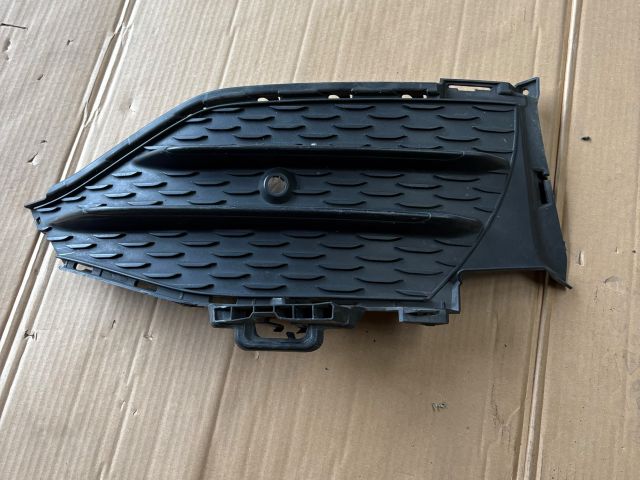 bontott MERCEDES-BENZ GLC Jobb Ködlámpa Rács