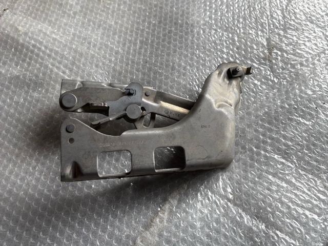 bontott MERCEDES-BENZ GLC Motorháztető Bal Zsanér