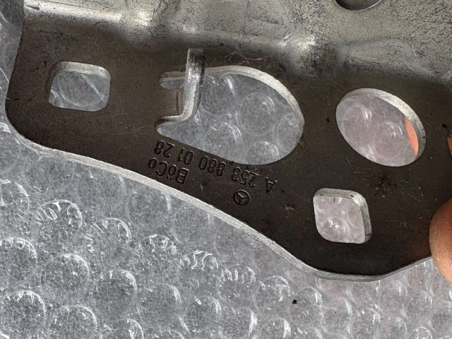 bontott MERCEDES-BENZ GLC Motorháztető Bal Zsanér