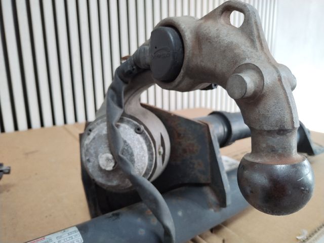 bontott MERCEDES-BENZ GLC Vonóhorog