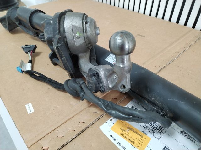 bontott MERCEDES-BENZ GLC Vonóhorog