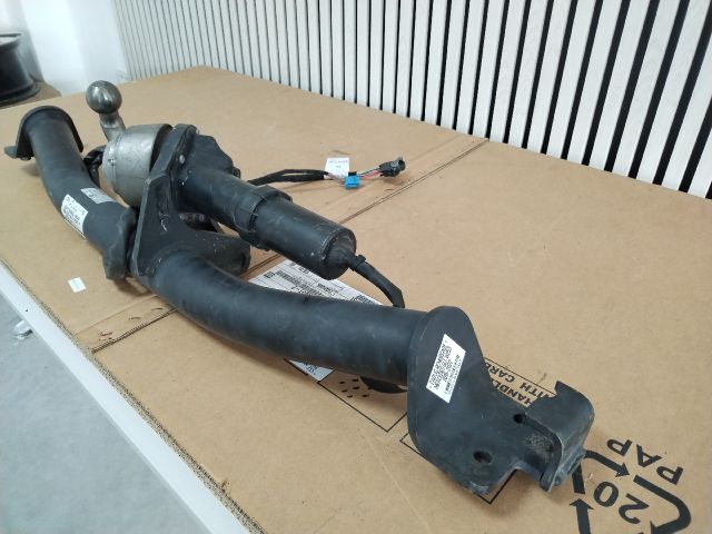 bontott MERCEDES-BENZ GLC Vonóhorog