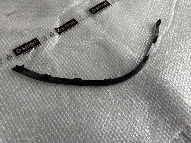 bontott MERCEDES-BENZ GLE Bal első Lökhárító Díszléc