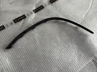 bontott MERCEDES-BENZ GLE Bal első Lökhárító Díszléc