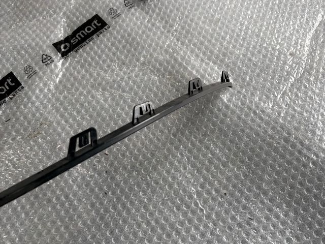 bontott MERCEDES-BENZ GLE Bal első Lökhárító Díszléc