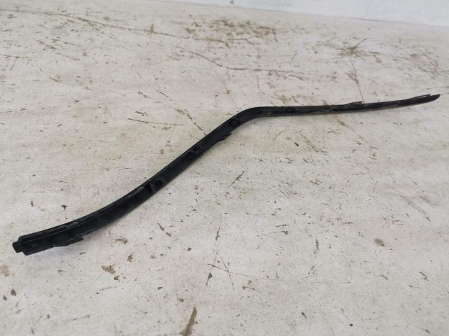 bontott MERCEDES-BENZ GLE Bal első Lökhárító Díszléc