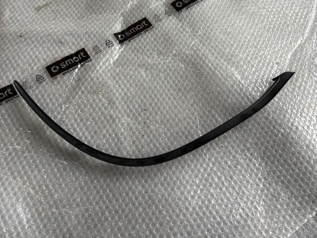 bontott MERCEDES-BENZ GLE Bal első Lökhárító Díszléc