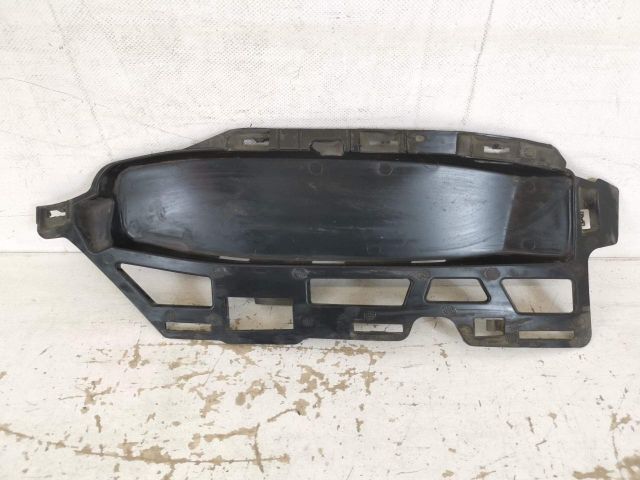 bontott MERCEDES-BENZ GLE Bal első Lökhárító Tartó (Műanyag)