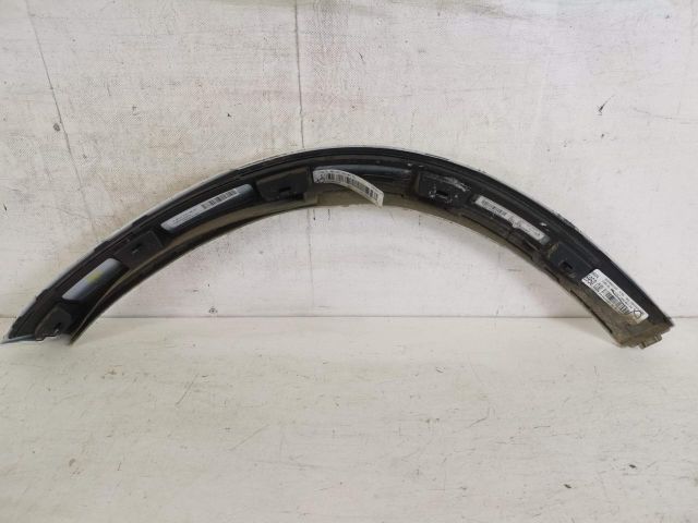 bontott MERCEDES-BENZ GLE Bal hátsó Sárvédő Díszléc