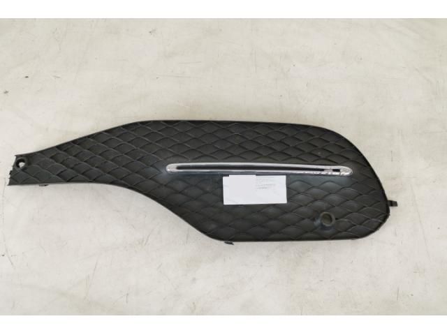 bontott MERCEDES-BENZ GLE Bal Ködlámpa Rács