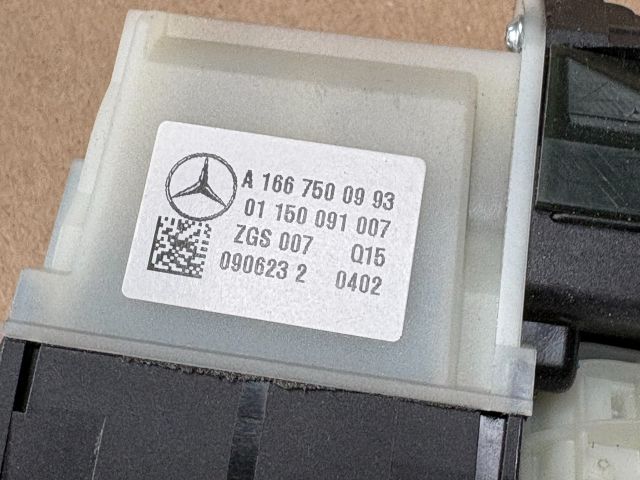 bontott MERCEDES-BENZ GLE Csomagtérajtó Kilincs