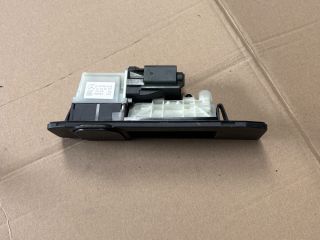 bontott MERCEDES-BENZ GLE Csomagtérajtó Kilincs