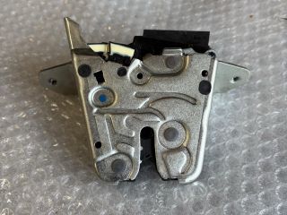 bontott MERCEDES-BENZ GLE Csomagtérajtó Zárszerkezet