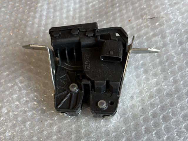 bontott MERCEDES-BENZ GLE Csomagtérajtó Zárszerkezet