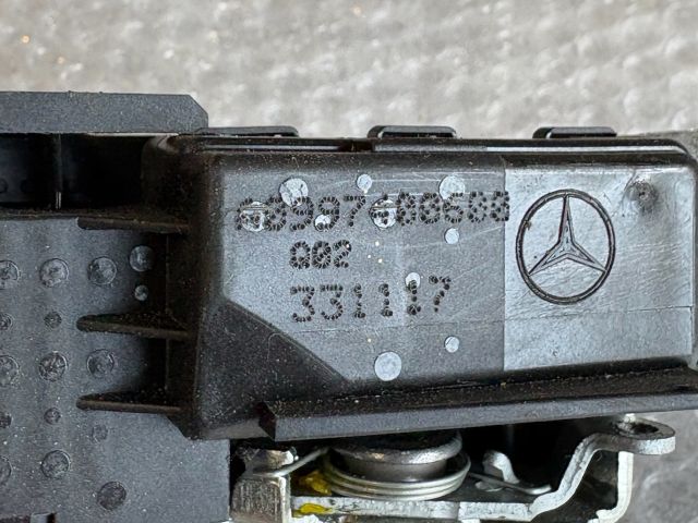 bontott MERCEDES-BENZ GLE Csomagtérajtó Zárszerkezet