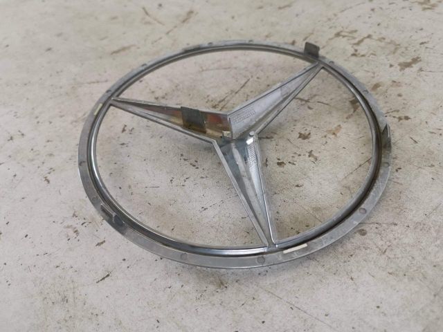 bontott MERCEDES-BENZ GLE Első Embléma