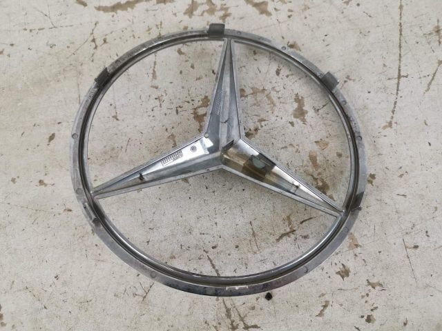 bontott MERCEDES-BENZ GLE Első Embléma
