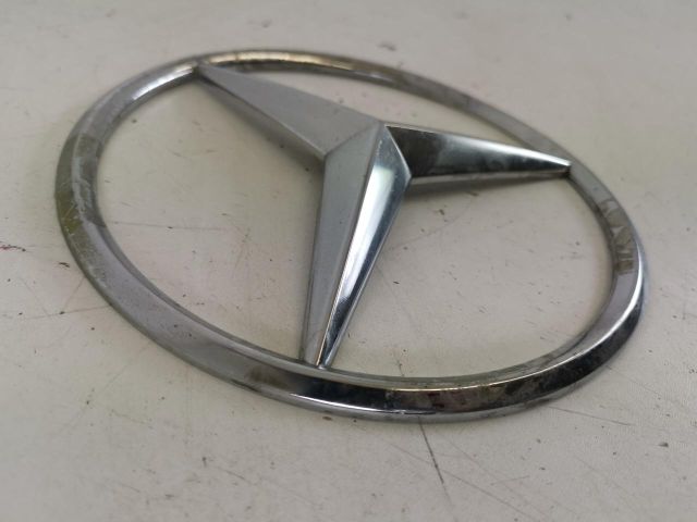 bontott MERCEDES-BENZ GLE Első Embléma