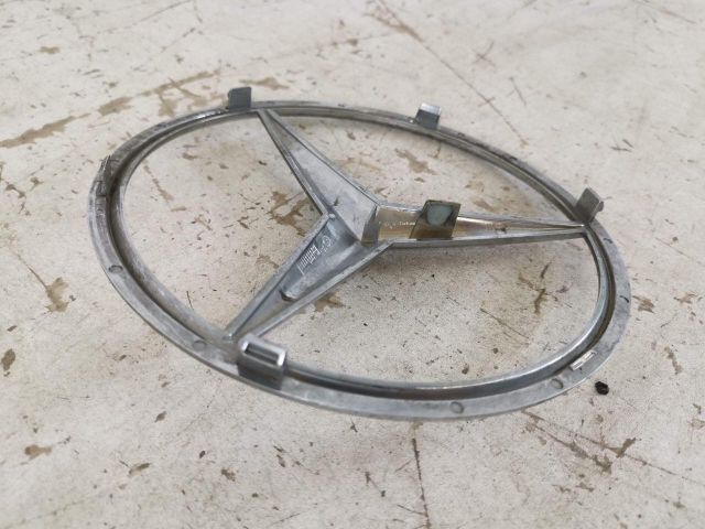 bontott MERCEDES-BENZ GLE Első Embléma