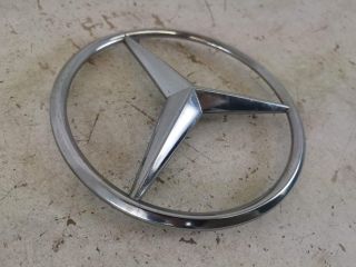 bontott MERCEDES-BENZ GLE Első Embléma