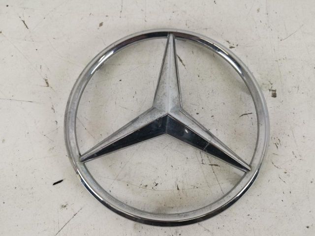 bontott MERCEDES-BENZ GLE Első Embléma