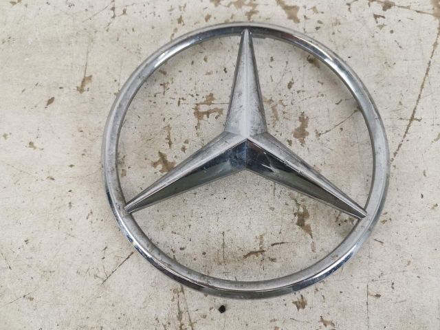 bontott MERCEDES-BENZ GLE Első Embléma