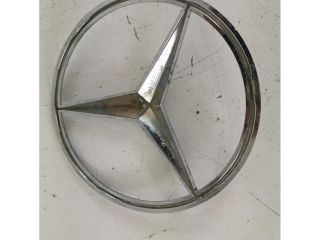 bontott MERCEDES-BENZ GLE Első Embléma