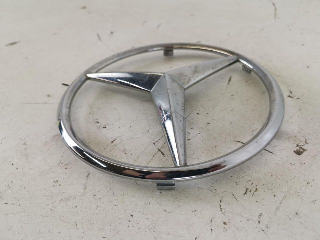 bontott MERCEDES-BENZ GLE Első Embléma