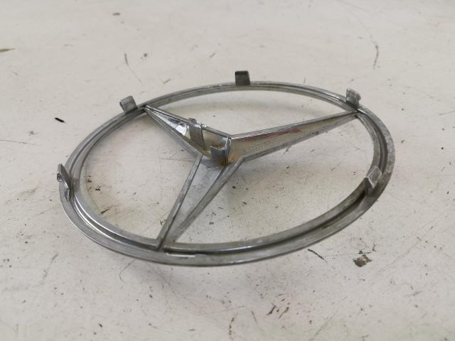 bontott MERCEDES-BENZ GLE Első Embléma