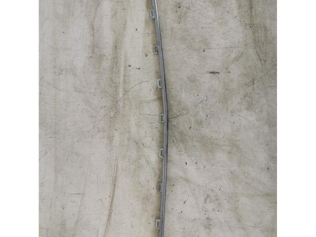 bontott MERCEDES-BENZ GLE Első Lökhárító Díszléc