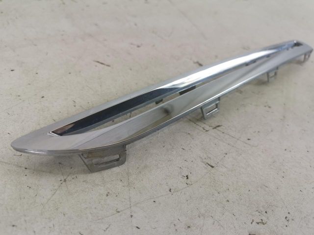 bontott MERCEDES-BENZ GLE Első Lökhárító Díszléc