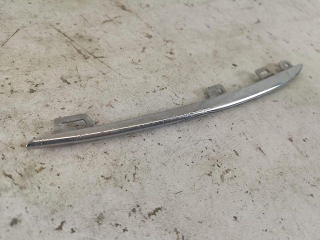 bontott MERCEDES-BENZ GLE Első Lökhárító Díszléc