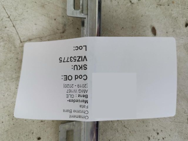 bontott MERCEDES-BENZ GLE Első Lökhárító Díszléc