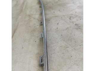 bontott MERCEDES-BENZ GLE Első Lökhárító Díszléc