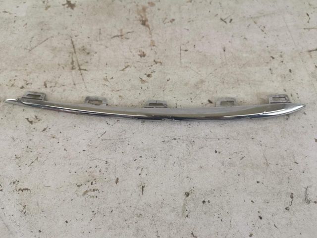 bontott MERCEDES-BENZ GLE Első Lökhárító Díszléc