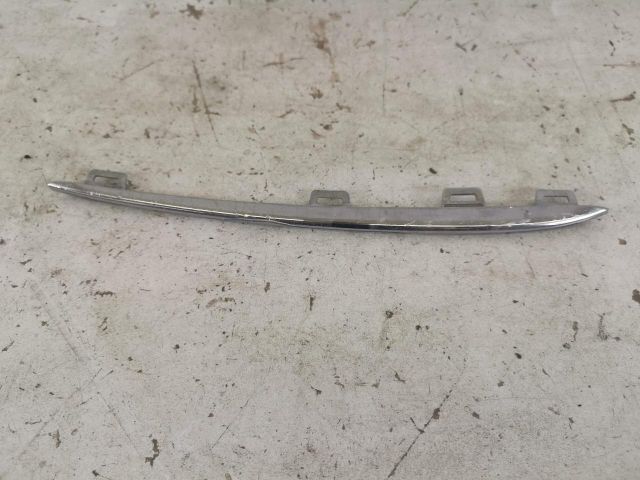 bontott MERCEDES-BENZ GLE Első Lökhárító Díszléc