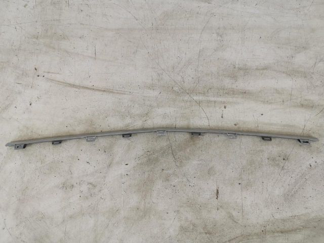 bontott MERCEDES-BENZ GLE Első Lökhárító Díszléc