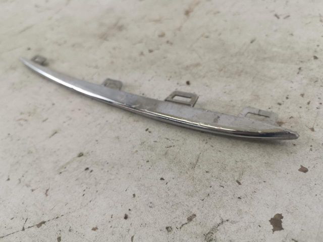 bontott MERCEDES-BENZ GLE Első Lökhárító Díszléc