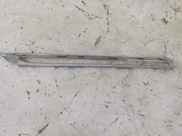 bontott MERCEDES-BENZ GLE Első Lökhárító Díszléc