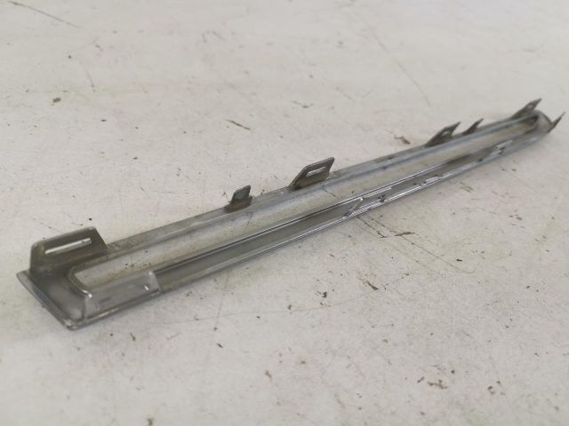 bontott MERCEDES-BENZ GLE Első Lökhárító Díszléc