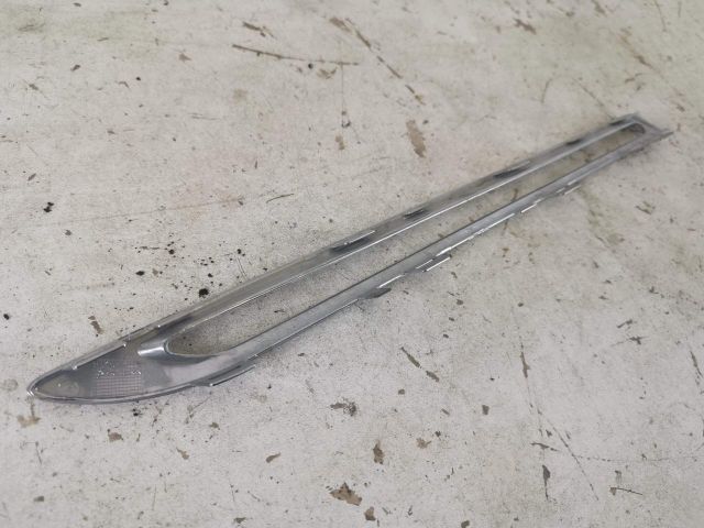 bontott MERCEDES-BENZ GLE Első Lökhárító Díszléc