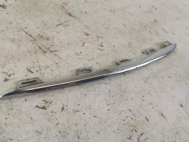 bontott MERCEDES-BENZ GLE Első Lökhárító Díszléc