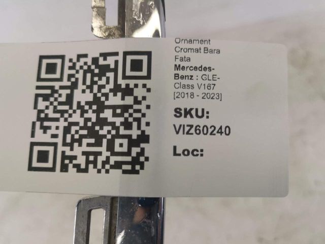 bontott MERCEDES-BENZ GLE Első Lökhárító Díszléc