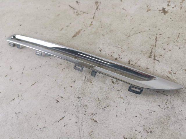 bontott MERCEDES-BENZ GLE Első Lökhárító Díszléc